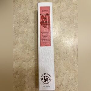 NIB TOSC: COMING UP ROSES
Rose and Bamboo Exfoliating Mask